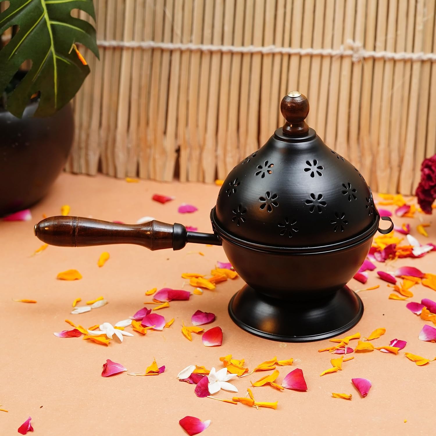 METAL DHOOP DANI