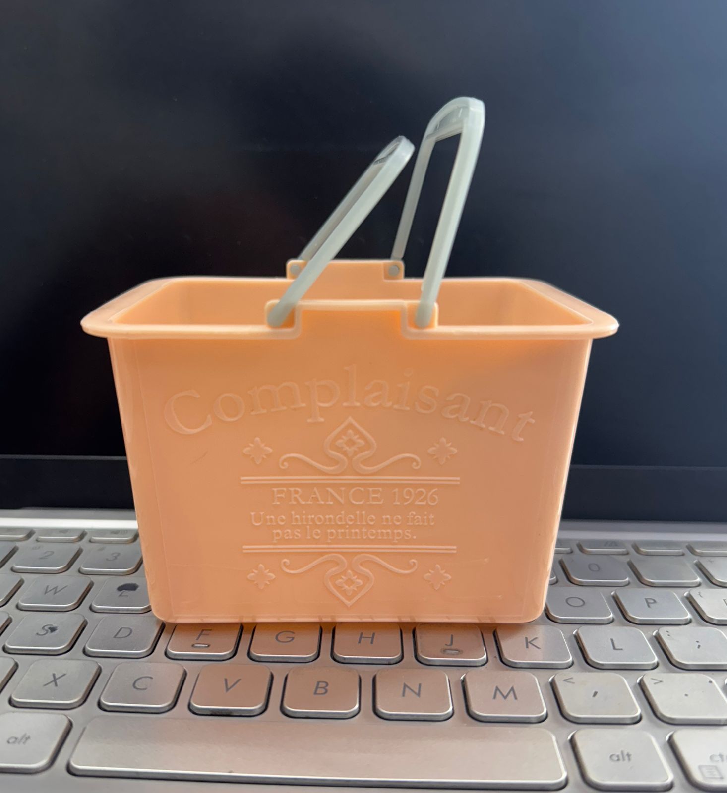 SMALL BASKET