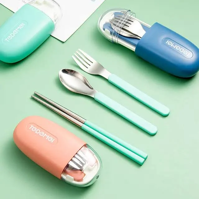 PORTABLE CUTLERY SET